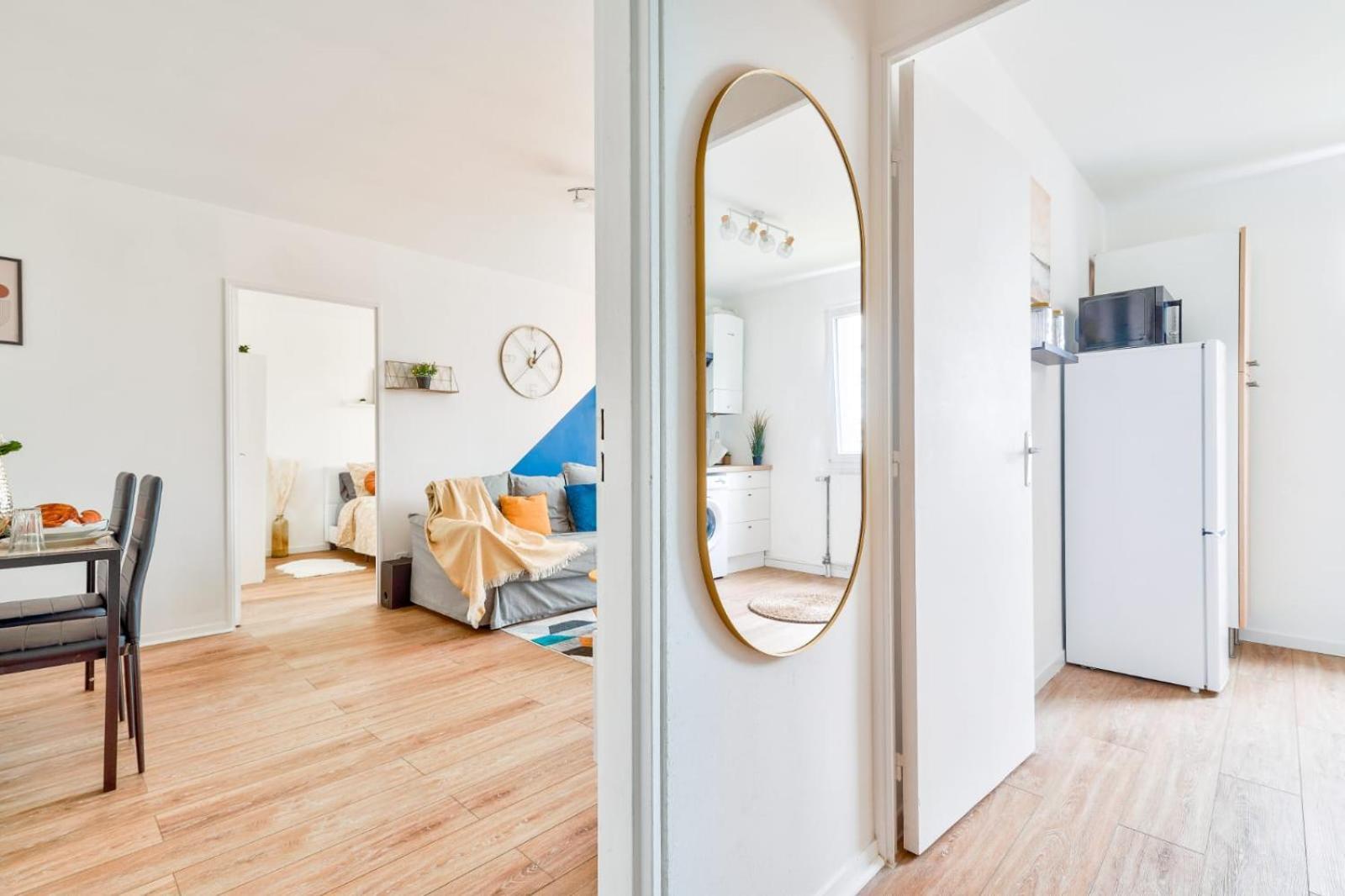 Le Cosy Yellow Appartement Lumineux A 5 Min De La Gare D'Evry Avec Parking Gratuit Courcouronnes Buitenkant foto