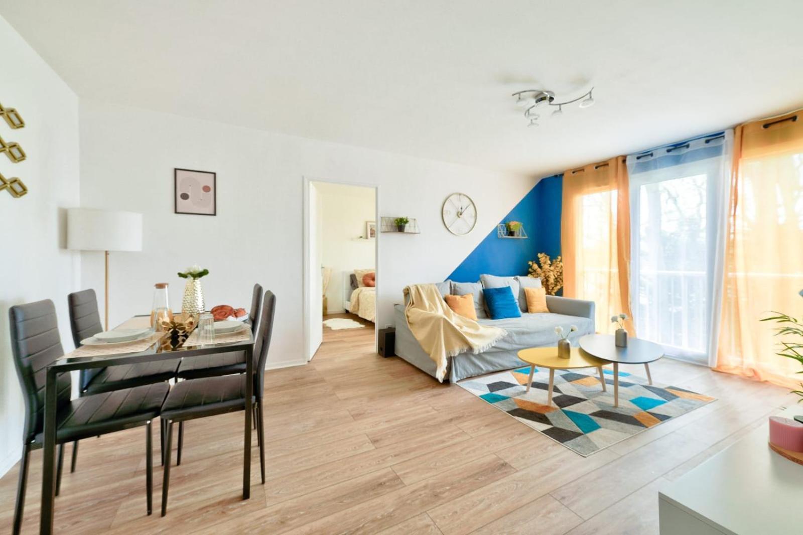 Le Cosy Yellow Appartement Lumineux A 5 Min De La Gare D'Evry Avec Parking Gratuit Courcouronnes Buitenkant foto